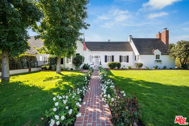 Building Photo - 4649 Sancola Ave