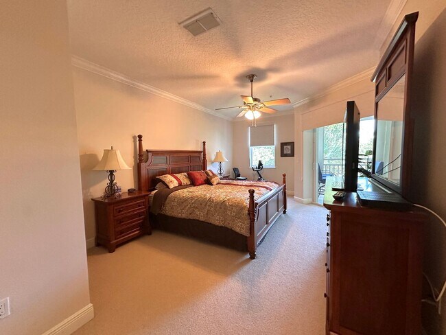 Building Photo - 45 Riverview Bend S