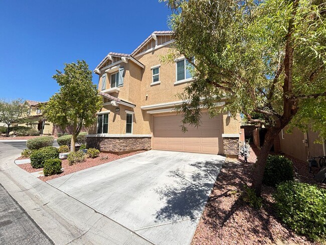 Building Photo - Beautiful 4Bed/3Bath/2Car Residence located in Providence