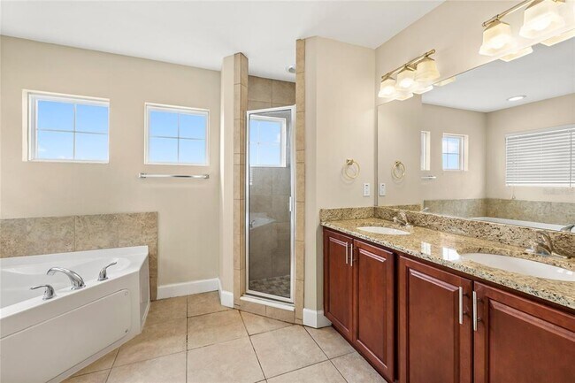 Building Photo - 1469 Salisbury Dr