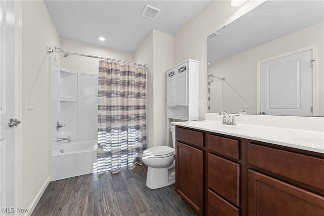 Building Photo - 3383 Jackson Park Dr