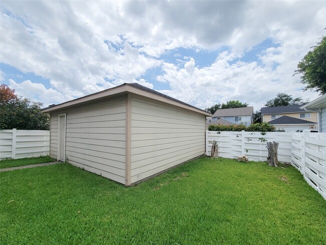 Building Photo - 9607 Farrell Dr