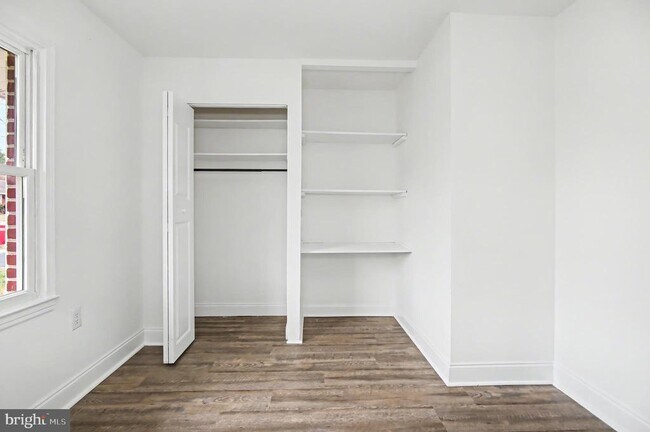 Building Photo - 312 E Gordon St