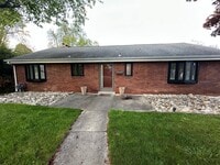 Building Photo - 547 Greenhurst Dr