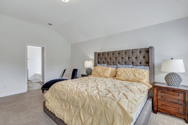 Building Photo - COMING JUNE 2026! (Pet Friendly)