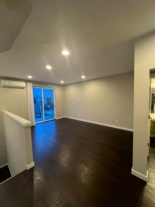 Building Photo - 14627 36th Ct NE