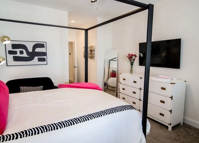 Building Photo - 3 Bedroom / 3.5 Bath at the Commons in Oxford