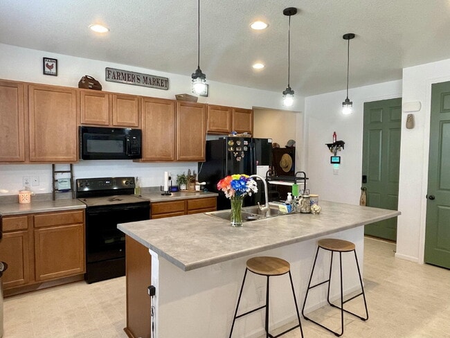 Building Photo - Charming One-Story Rancher with Bonus Room...