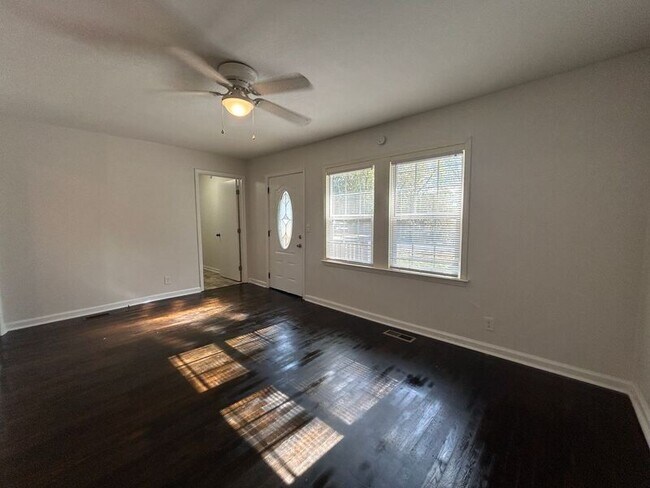 Building Photo - 2911 Circle Dr