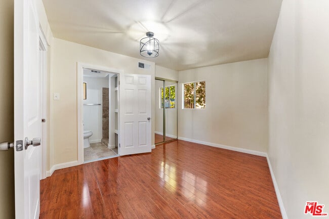 Building Photo - 2723 Ballard St