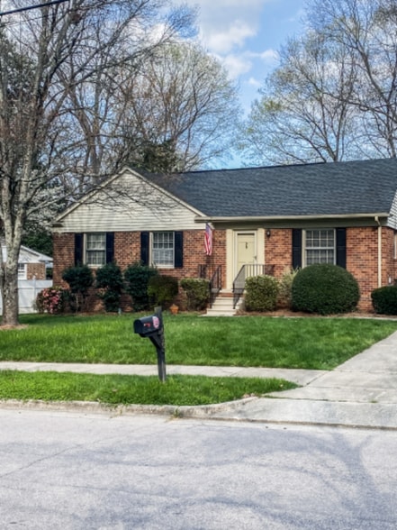 Building Photo - 416 E Rowan St