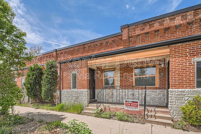 Primary Photo - 3121 N Downing St