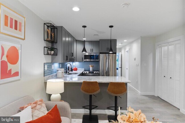 Building Photo - 210 Varnum St NW