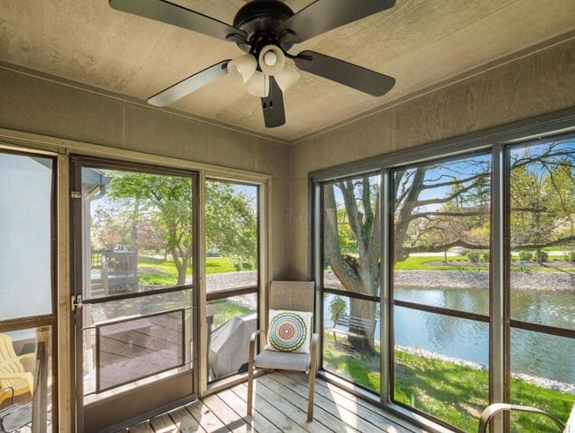 Building Photo - 6985 Muirfield Dr