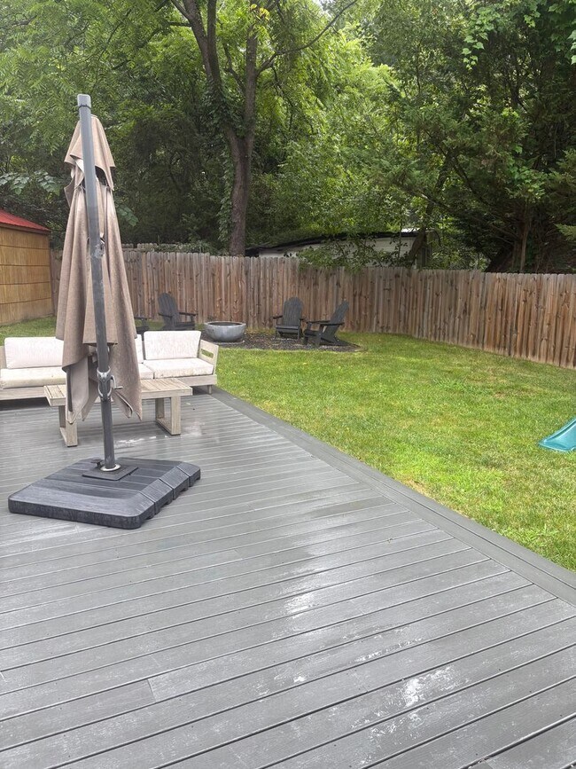 Building Photo - Partially Furnished Rental Walking Distance to Downtown Black Mountain!