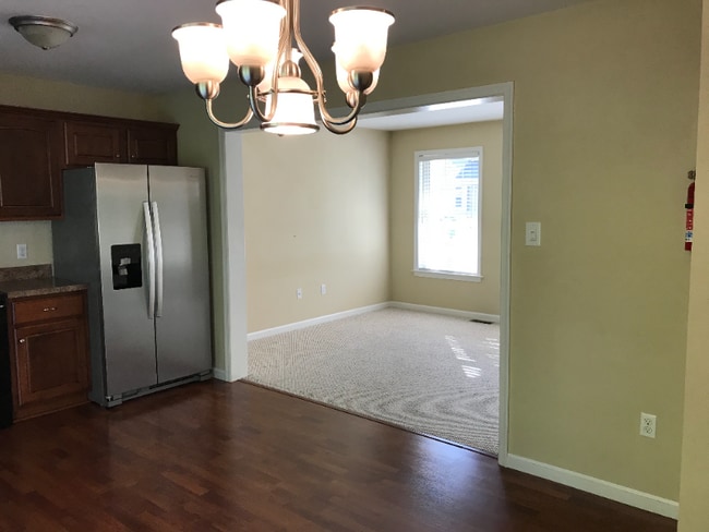 Building Photo - 131 Whisper Ridge Dr
