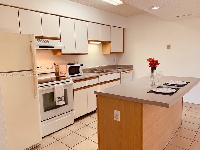 Primary Photo - 4055 W McNab Rd