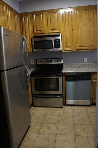 Kitchen - 2209 S Braeswood Blvd