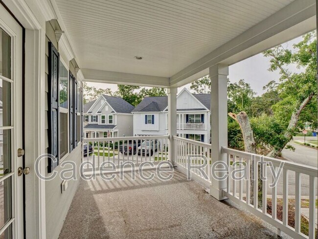 Building Photo - 7120 Maple Leaf Dr