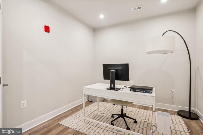 Building Photo - 104 St Ives Pl