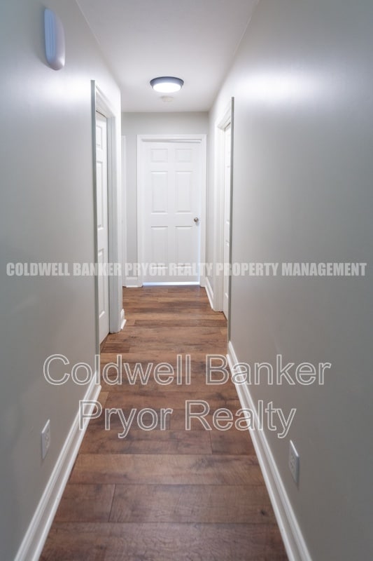 Building Photo - 150 Scenic Dr