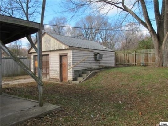 Building Photo - 4822 Woodend Ave