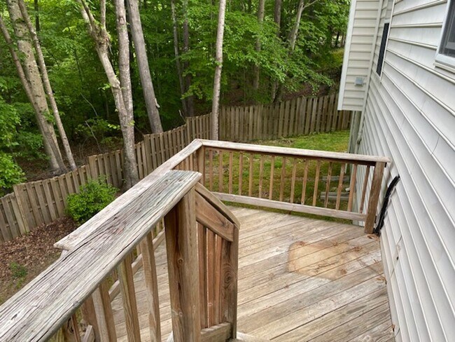 Building Photo - Available NOW in the Villages of Westminster in Williamsburg!