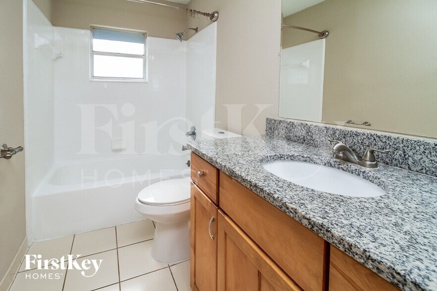 Building Photo - 8618 Vannoy Ct