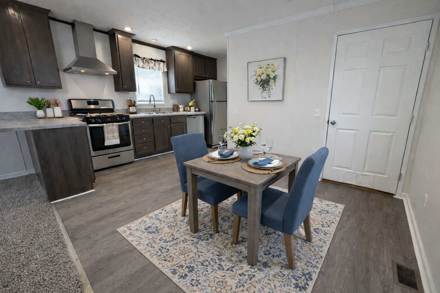 Building Photo - 15386 Danseur Dr