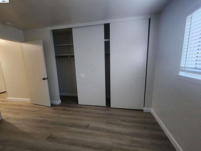 Building Photo - 1829 Rosetree Ct