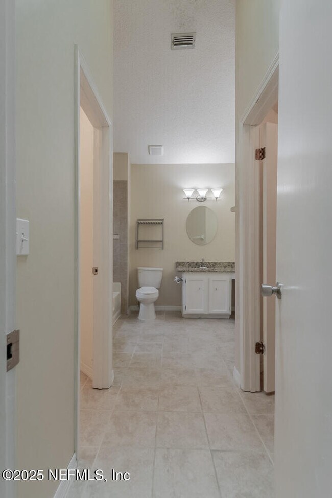 Building Photo - 3331 Ashridge Dr