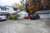 Building Photo - 3 bdrm, 2.5 bath, 2 car garage  (1 attached, 1 detached), Fenced yard, Minutes to Mall and I-5