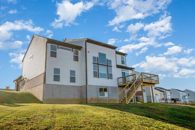 Building Photo - Fully Furnished Executive Corporate Rental