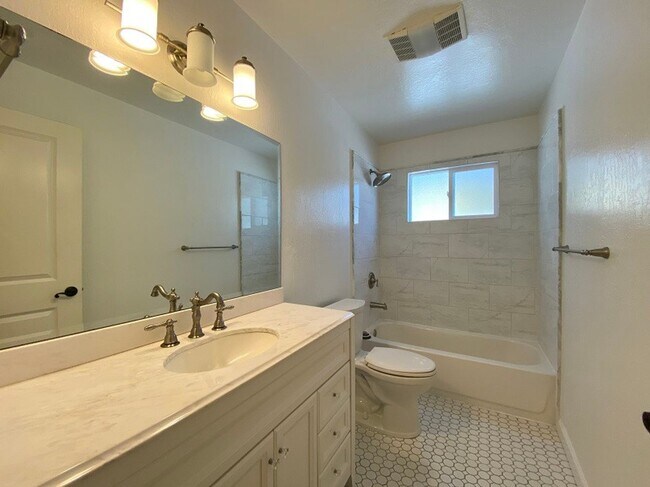 Building Photo - Centrally Located Three Bedroom North Napa Home