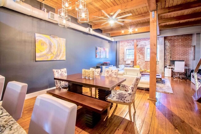 Building Photo - 205 Walker St SW