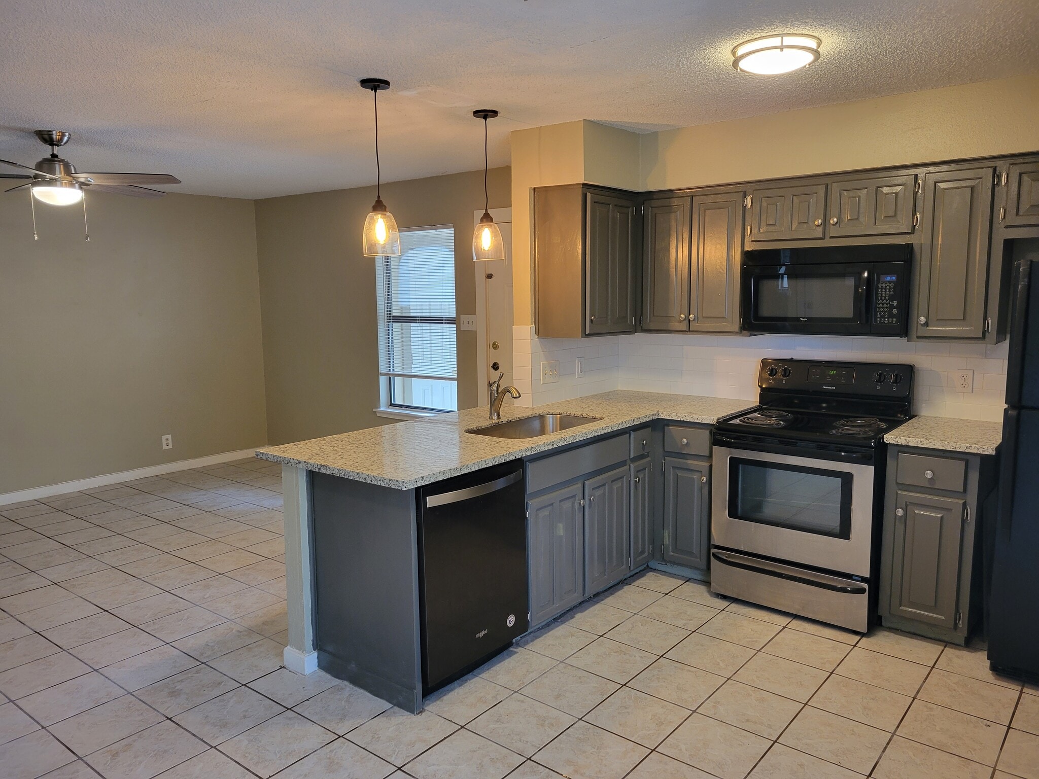 Building Photo - 20700 Bonanza St