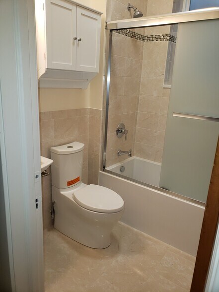 Full Bathroom 1 - 912 W Newport Ave