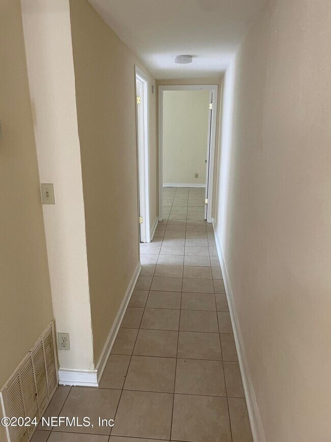 Building Photo - 2171 W 40th St