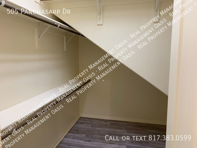Building Photo - 505 Panchasarp Dr