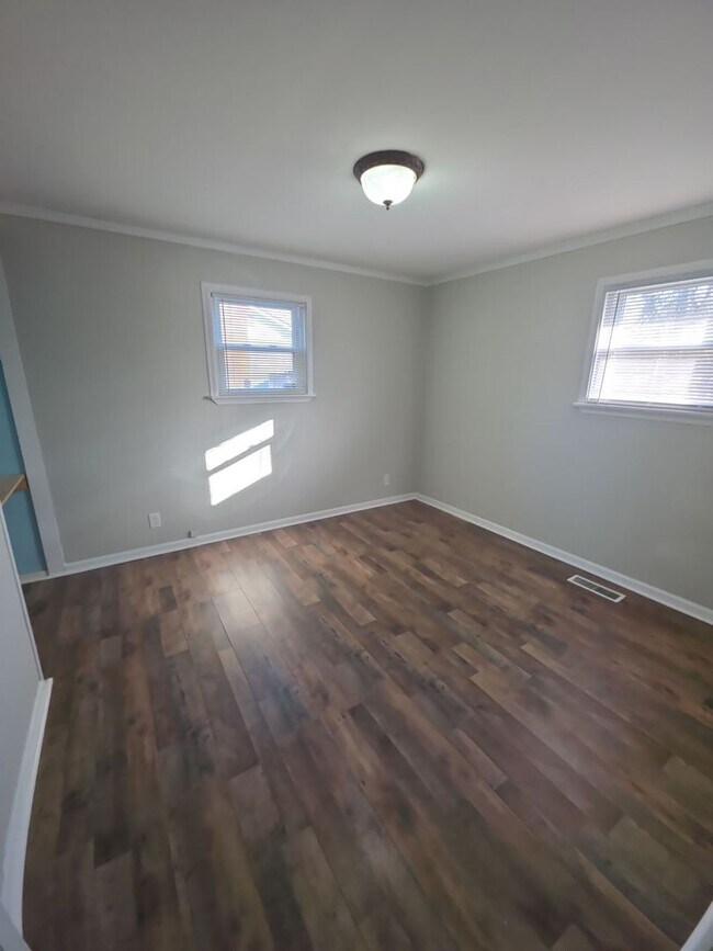 Building Photo - 3-Bedroom Single-Family Home Near TTU with Hardwood Floors and Carport