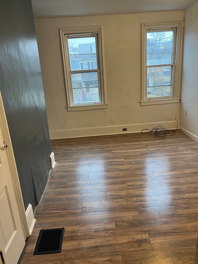 Building Photo - 1917 Tours St