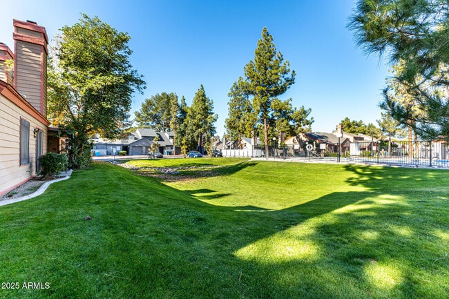 Building Photo - 14002 N 49th Ave