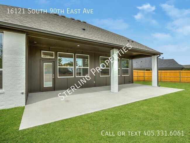 Building Photo - 16121 S 90th East Ave