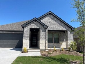 Building Photo - 608 Easthill Dr