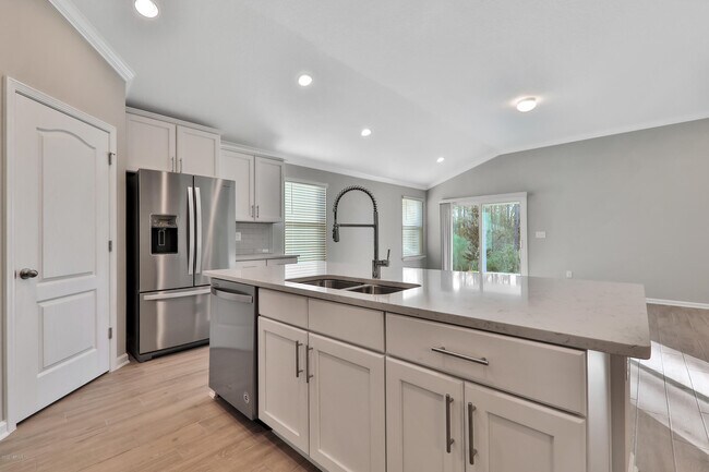 Building Photo - 589 Glasgow Dr