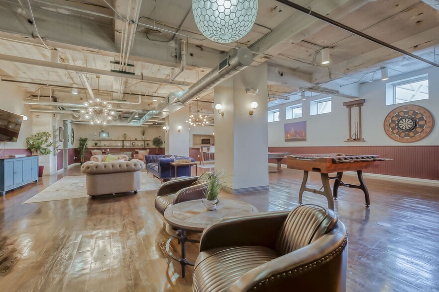 Building Photo - 500 S Ervay St