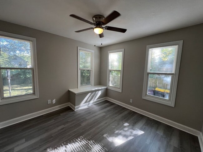 Building Photo - Completely Renovated 3 Bed / 2 Bath Home!