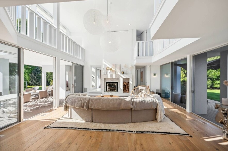 Building Photo - 8 Heller Ln