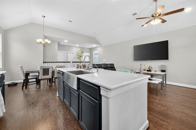 Building Photo - 11911 Briarwood Hill Way