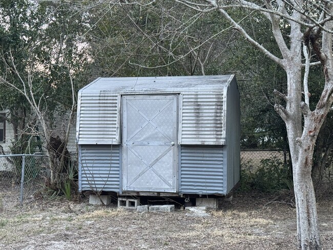 Building Photo - West Jacksonville - Large Yard